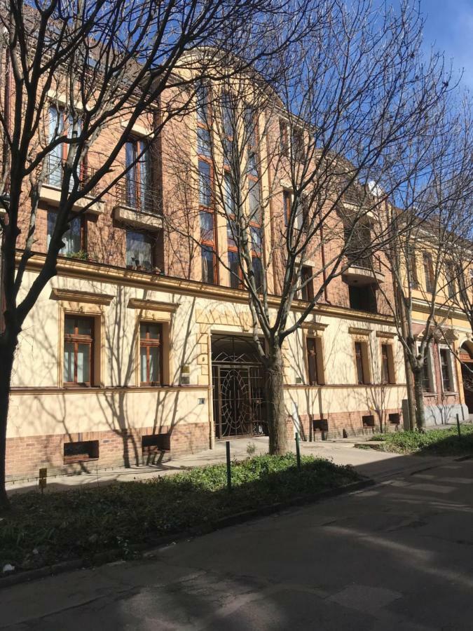 Ik Apartment Debrecen Exterior foto